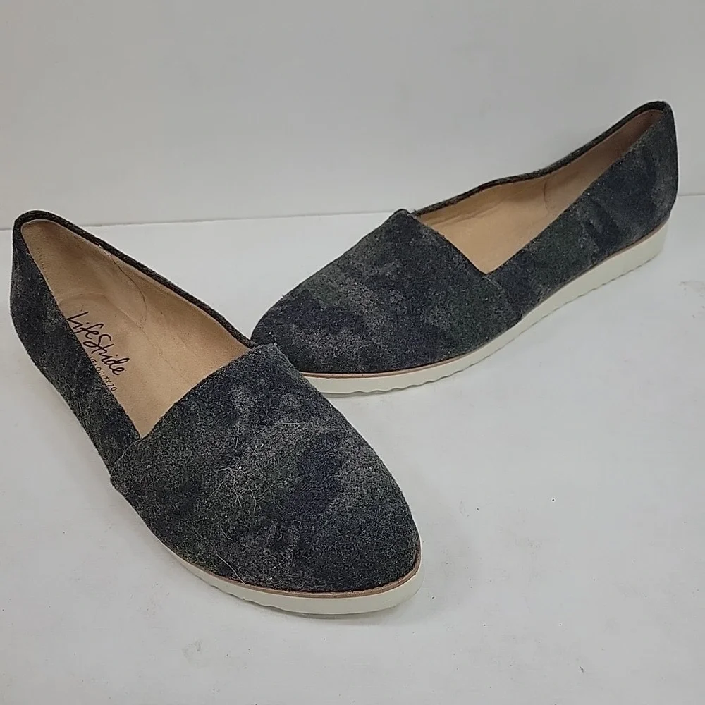 NWOB Life Stride Women's Bloom Slip-On Loafers Flats shoes‎ Olive Camo Size 9 M